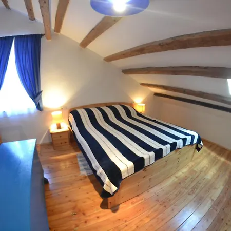Vrsani Landhuis *
